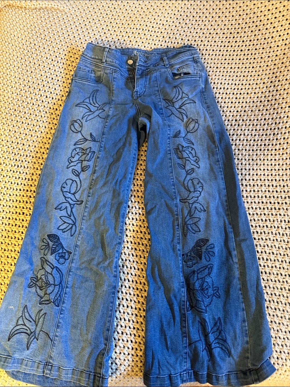 Floral Embroidered Wide-Leg Jeans - Blue